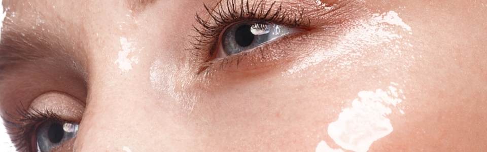 FACIAL MISTS & SPRAYS