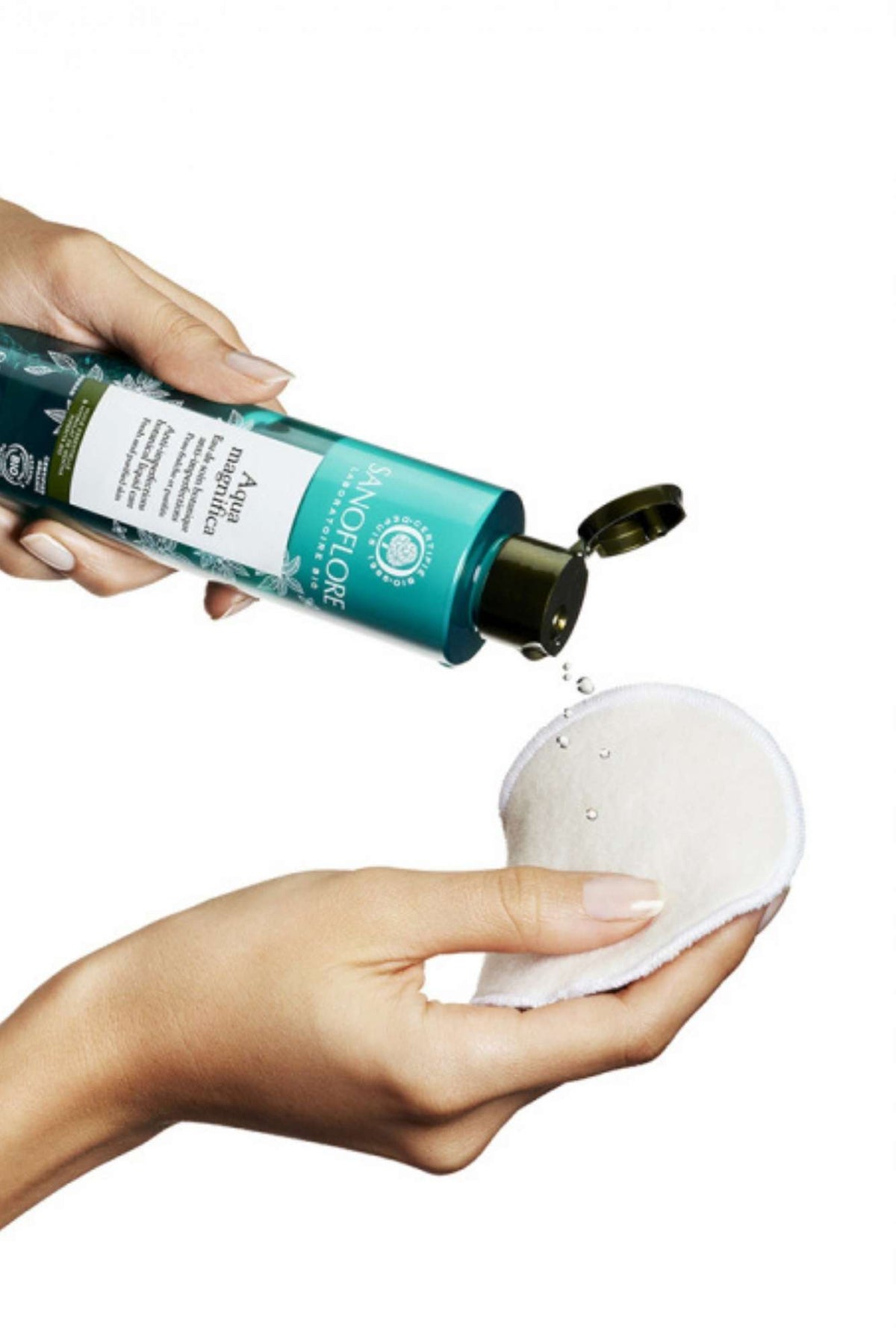 Sanoflore - Aqua Magnifica Skin Perfecting Botanical Essence  - 200ml / 400ml